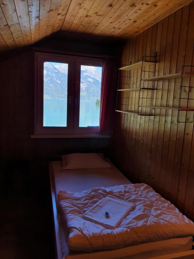 Lake Lodge Hostel Iseltwald Exteriör bild